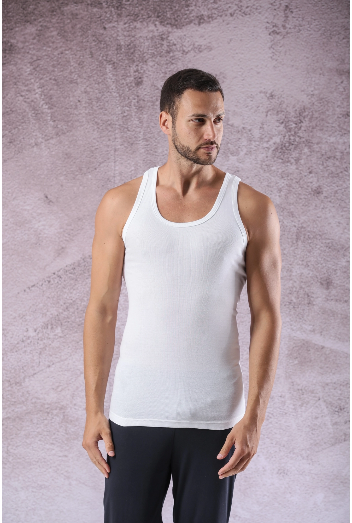 https://api.intricco.croonus.com/croonus-uploads/products_gallery/file/2415/4443/muska-majica-na-bretele-bela-xxxl-1751617316.webp
