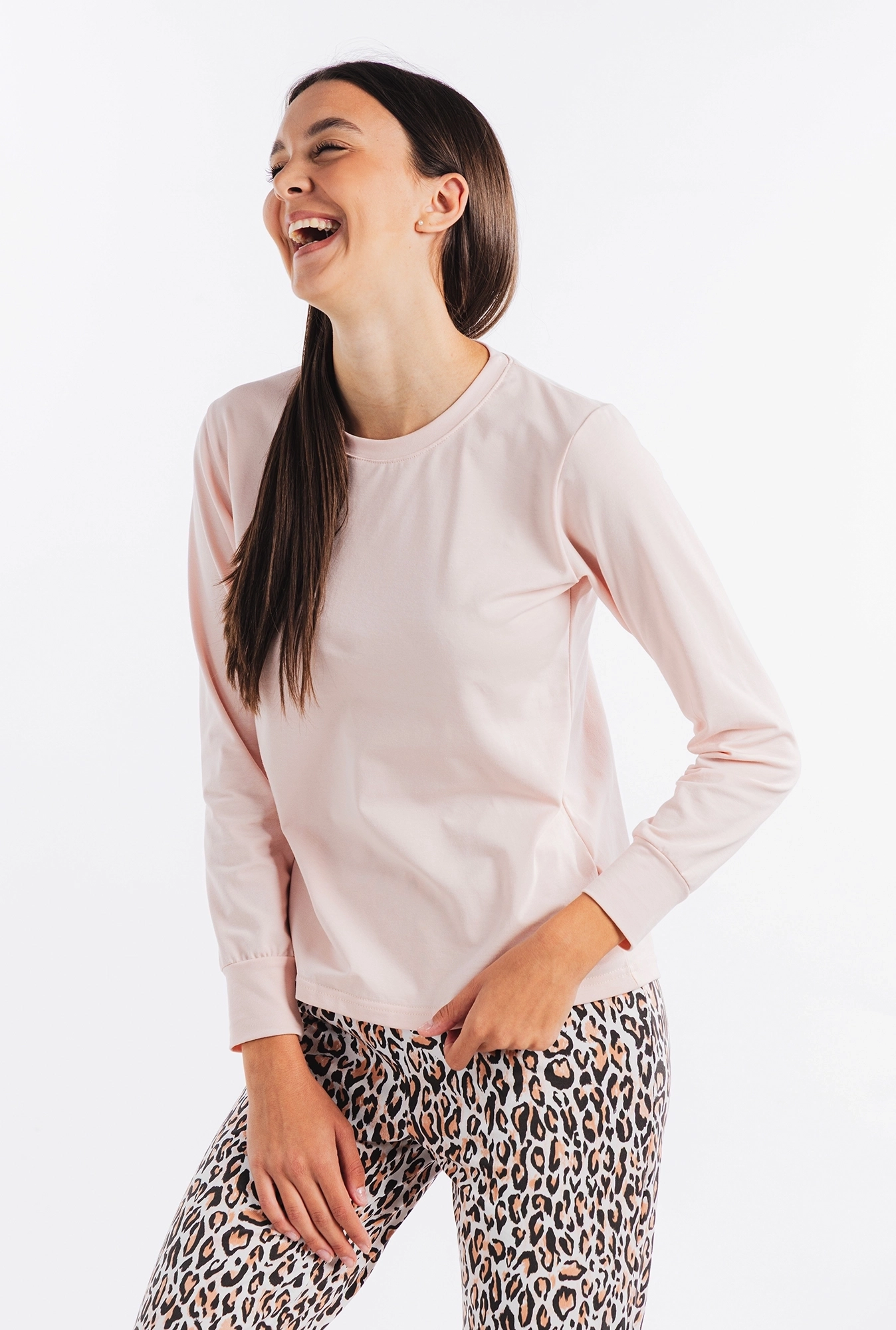 https://api.intricco.croonus.com/croonus-uploads/products_gallery/file/2710/4901/zenska-pidzama-leopard-xs-1759848586.webp