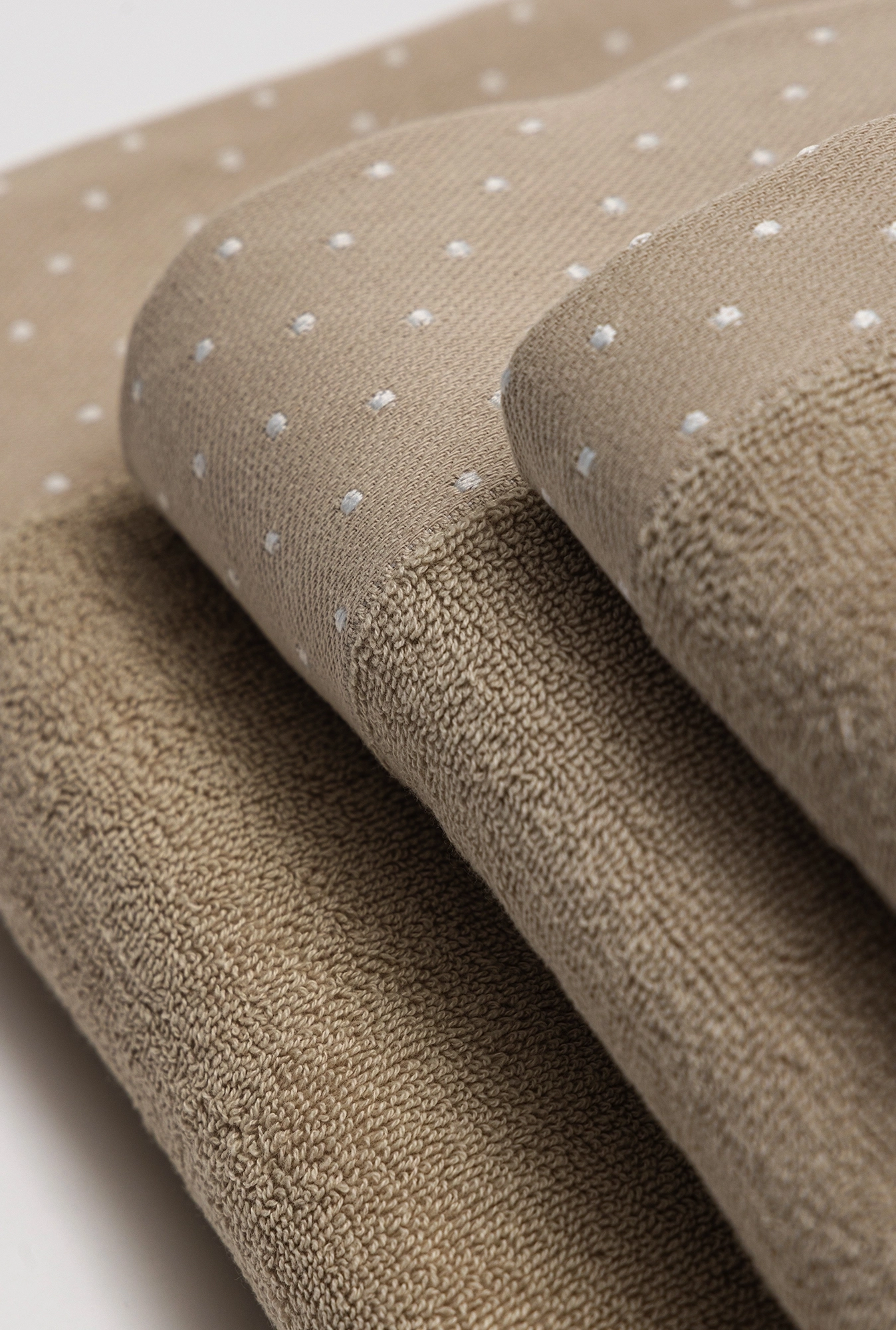 Peškir Smaragd - Smeđa