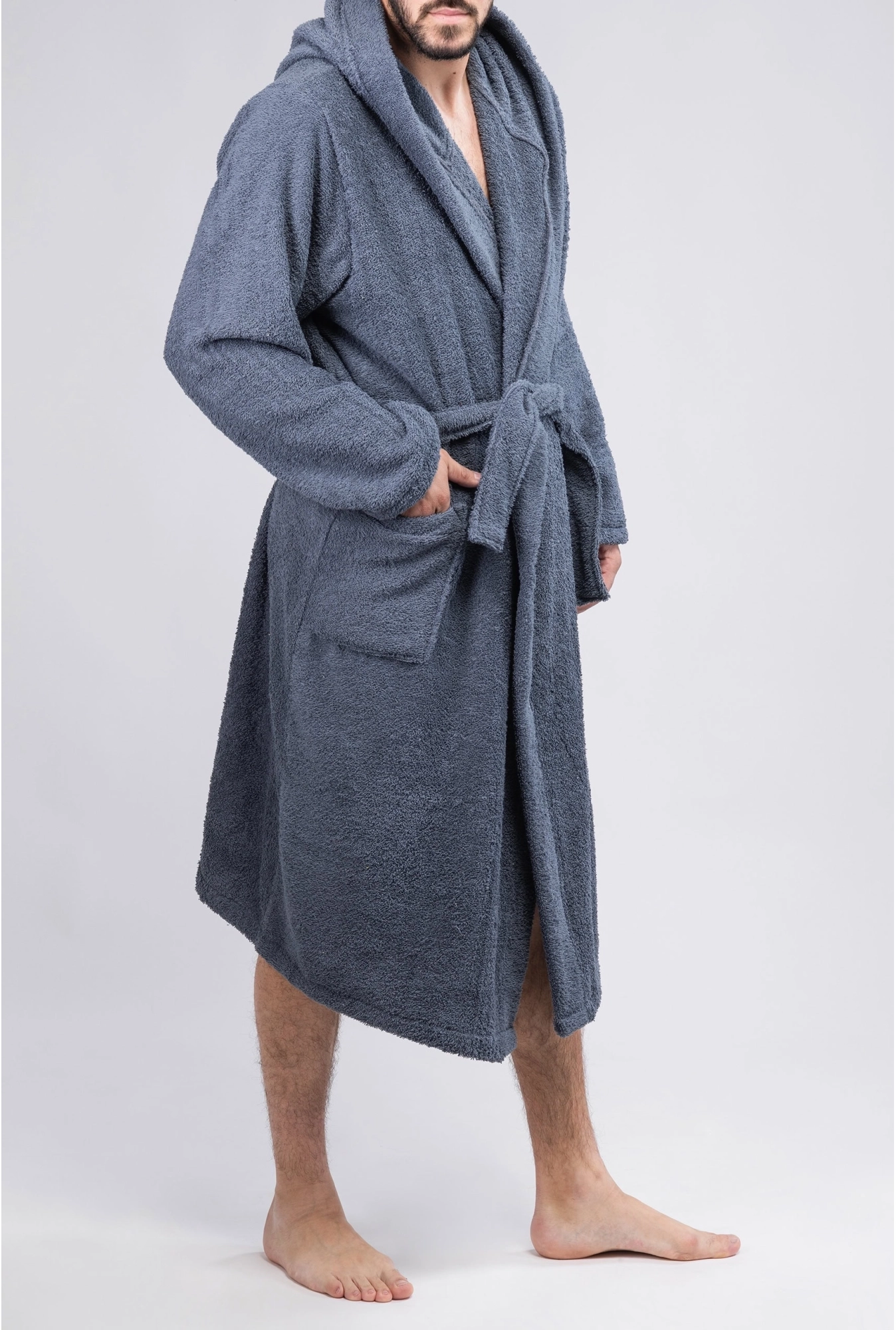 https://api.intricco.croonus.com/croonus-uploads/products_gallery/file/536/856/muski-bade-mantil-teget-s-1745514196.webp
